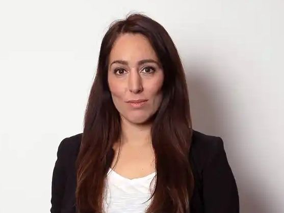 روزنامهنگار سوئدی، روزبه پارسی را سخنگوی غیررسمی ملاهای تهران در استکهلم نامید