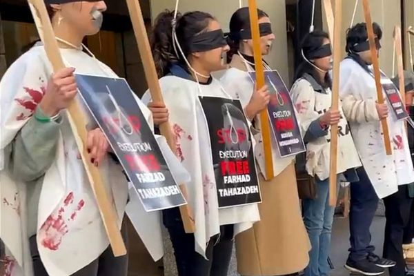 آلاف الإيرانيين يتظاهرون في عشرات المدن العالمية دعما لانتفاضة الشعب الإيراني