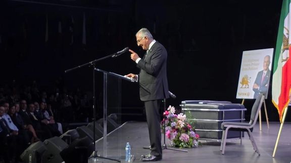 ولي عهد إيران السابق: الشعب الإيراني بصدد تقرير مصيره