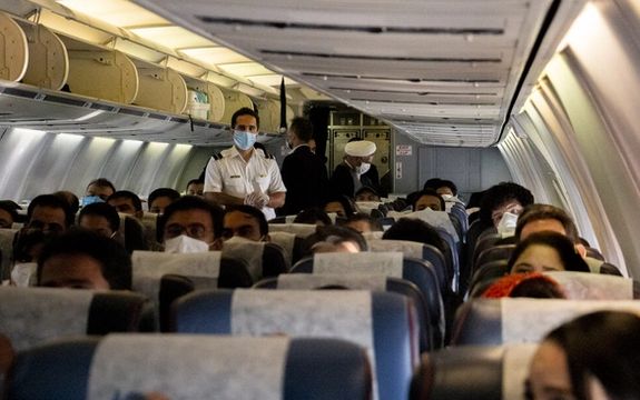 دستورالعمل جدید وزارت بهداشت ایران: پذیرش ۱۰۰ درصدی مسافر در هواپیما مجاز شد