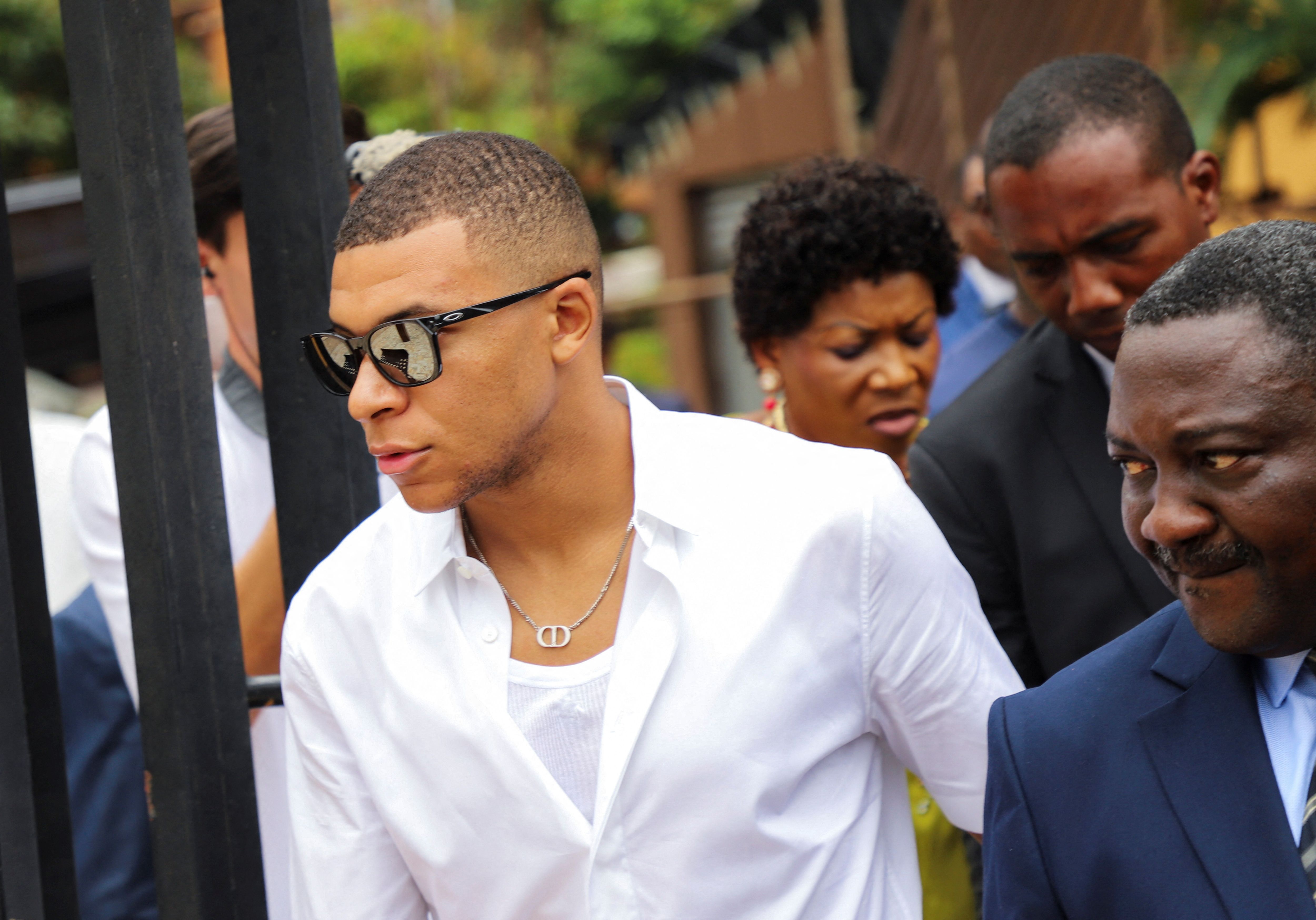 تهدید امباپه توسط پی‌اس‌جی؛ با ما صادق نبودی، یا تمدید کن، یا همین حالا برو