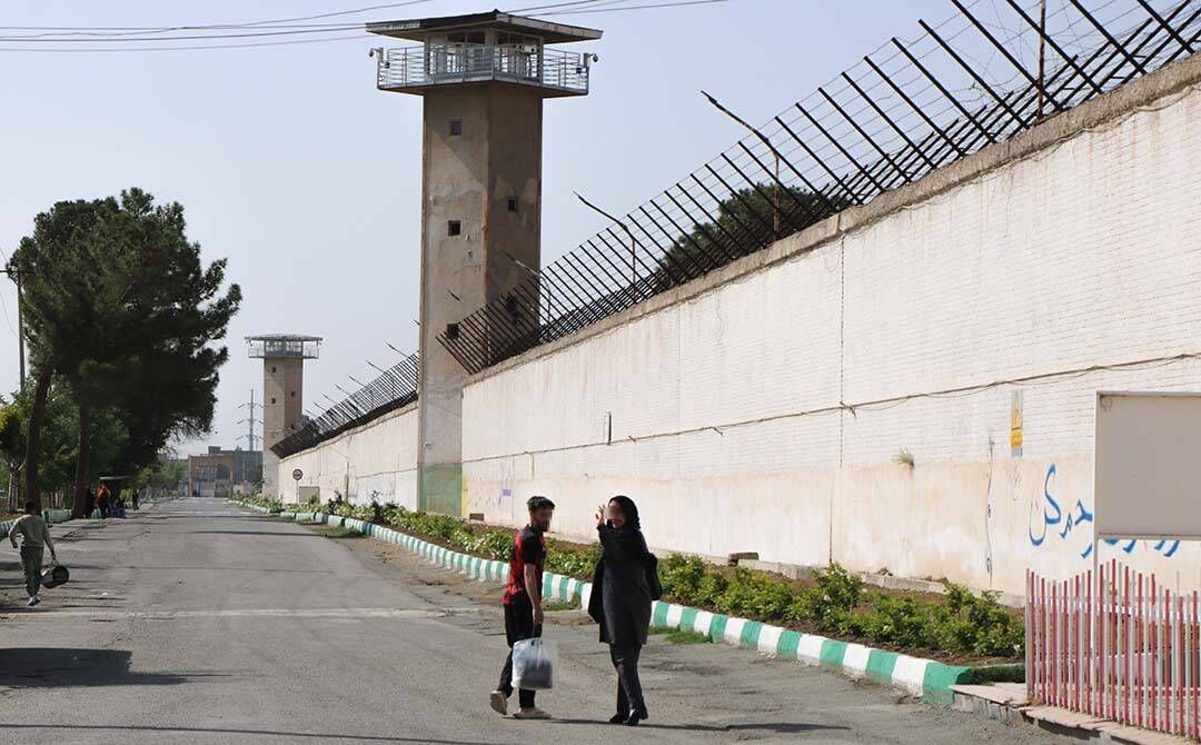 هه&zwnj;نگاو: دست&zwnj;کم ۳۱۵ کودک و دانش&zwnj;آموز در یک سال گذشته در ایران بازداشت شدند