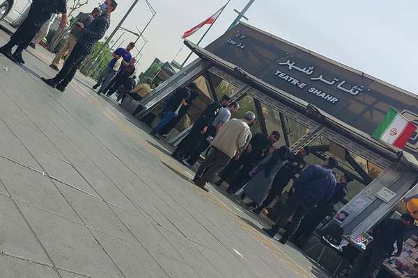 مستخدما العنف والقمع والاعتقال.. النظام الإيراني يصعد ضد النساء الرافضات للحجاب الإجباري
