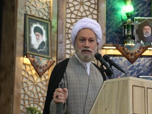 نماینده خامنهای در استان فارس: تحریمها برای ما ضرری ندارد