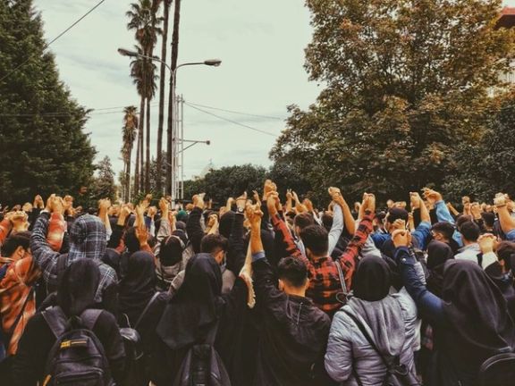 هشتگ اتحاد ایرانیان مقابل جمهوری اسلامی، برای حمایت از محکومان به اعدام: «همه با هم هستیم»