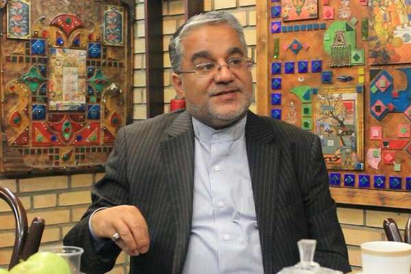Tehran Should Change Its Posture, Government Analyst Suggests