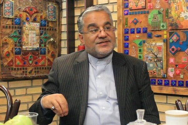 Tehran Should Change Its Posture, Government Analyst Suggests