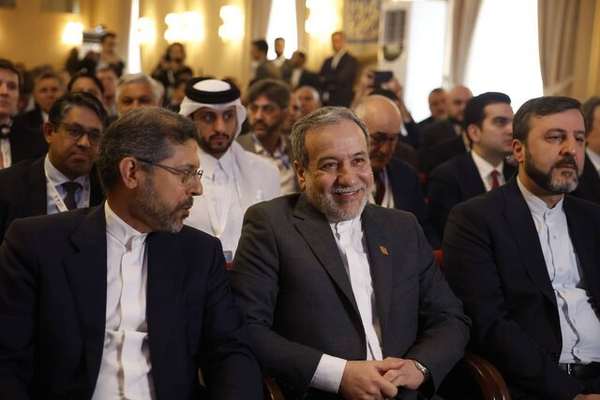 عراقچی: طرفهای مقابل بین تجربه مذاکرات سال ۲۰۱۵ و جنگ ۱۲ روزه یکی را انتخاب کنند