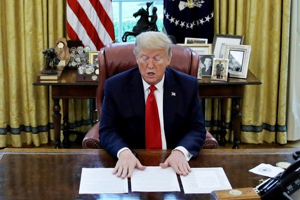 وال استریت ژورنال: ترامپ در حال بررسی گزینههای نظامی علیه تهران است