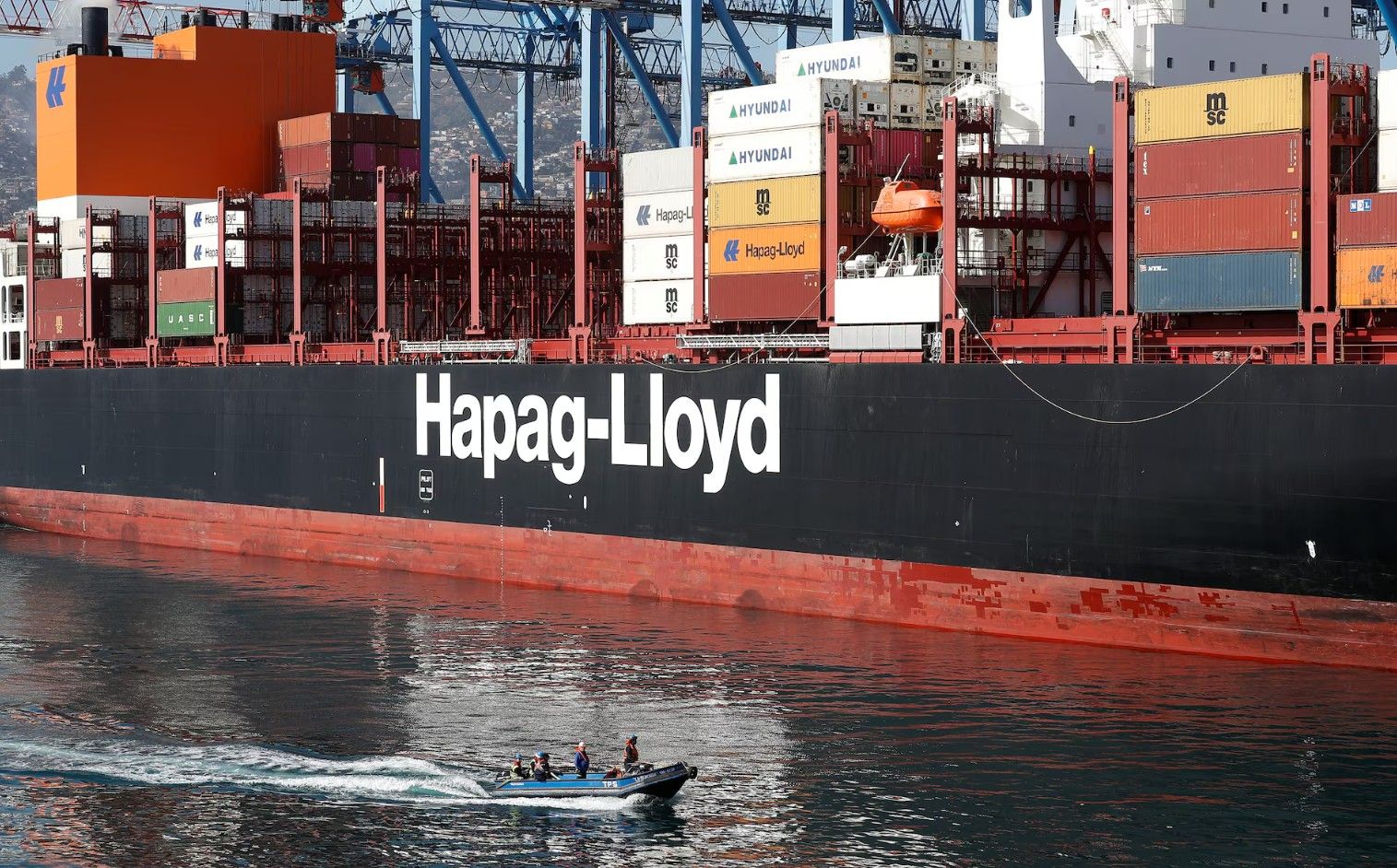 شرکت آلمانی هاپاگ‌لوید از عبور یکی از کشتی‌هایش از تنگه هرمز خبر داد