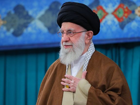 علی خامنهای: حضور زن در مشاغل طوری باشد که از خانهداری و فرزندآوری محروم نشود