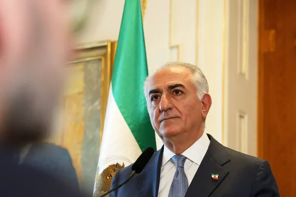 شاهزاده رضا پهلوی خطاب به جهان: با جمهوری اسلامی توافق نکنید، بلکه به آن پایان دهید