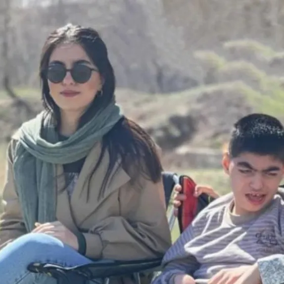 روایتی از فشار حکومت به خانواده الهه حسیننژاد؛ مصاحبه نکنید