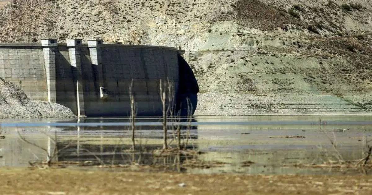 Tehran dam runs dry, Lake Urmia collapse displaces residents