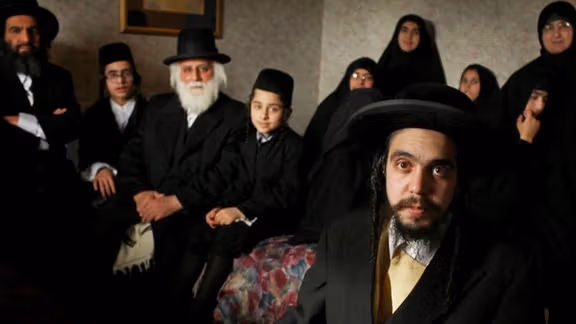 محاكمة زعماء جماعة يهودية بايعوا المرشد الإيراني بتهمة اختطاف الأطفال في نيويورك