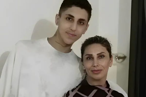 الحكم على والدة أحد ضحايا الانتفاضة في إيران بالسجن 13 عاما بتهمة "إهانة خامنئي"