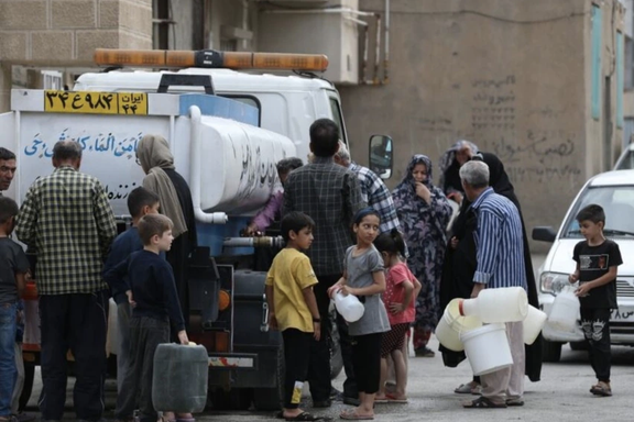 استمرار أزمة المياه بهمدان في إيران.. احتجاجات للمواطنين والحكومة تعد بـ"حل سريع"