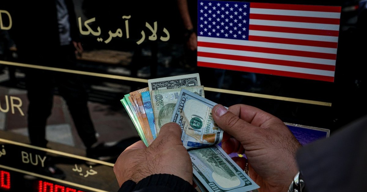 Euro tops 3 million rials as Iran's currency hits fresh record lows