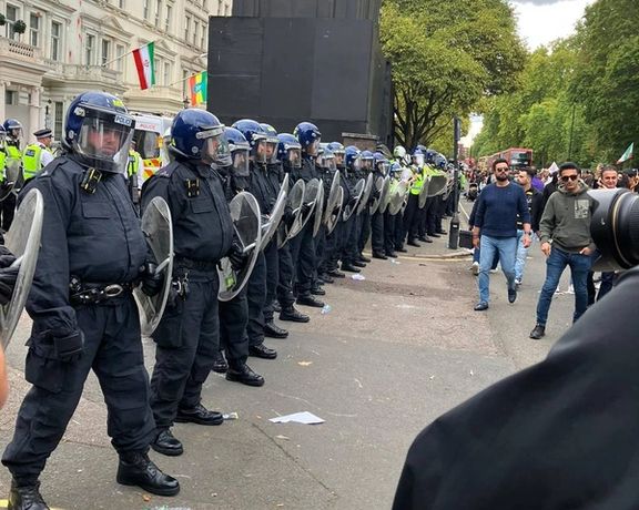 الإيرانيون ينتفضون في العواصم العالمية لدعم الاحتجاجات.. ومحاولة لدخول السفارة في أوسلو