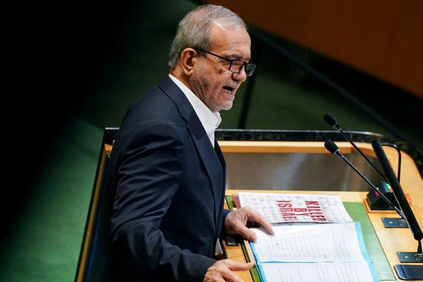 بزشكيان: إعادة العقوبات الأممية لا تتمتع بالشرعية الدولية ولن تحظى بتأييد العالم