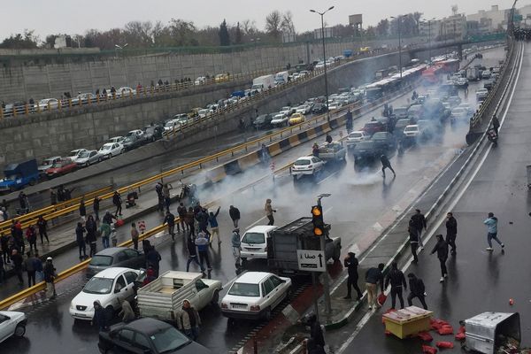 Academic Asserts Iranians Have Relinquished Hope In Government