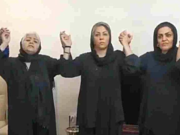 صدها دادخواه و کنشگر داخل ایران به تداوم بازداشت خانوادههای دادخواه اعتراض کردند