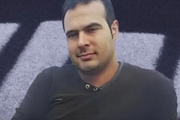 القبض على 5 ضباط شرطة إيرانيين بعد مقتل شاب تحت التعذيب الشديد