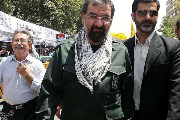محسن رضایی: ولله دشمن در فرودگاه «امام» برای دیدار سرپا با خامنهای خواهش خواهد کرد