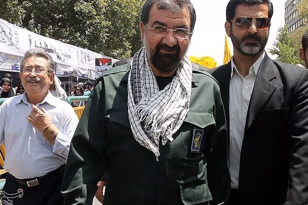 محسن رضایی: ولله دشمن در فرودگاه «امام» برای دیدار سرپا با خامنهای خواهش خواهد کرد