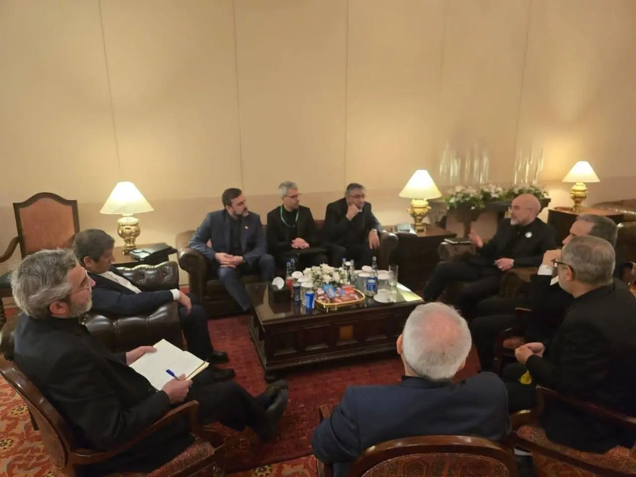 یک مقام ایرانی به العربیه: آماده مذاکره‌ایم اما تسلیم نخواهیم شد