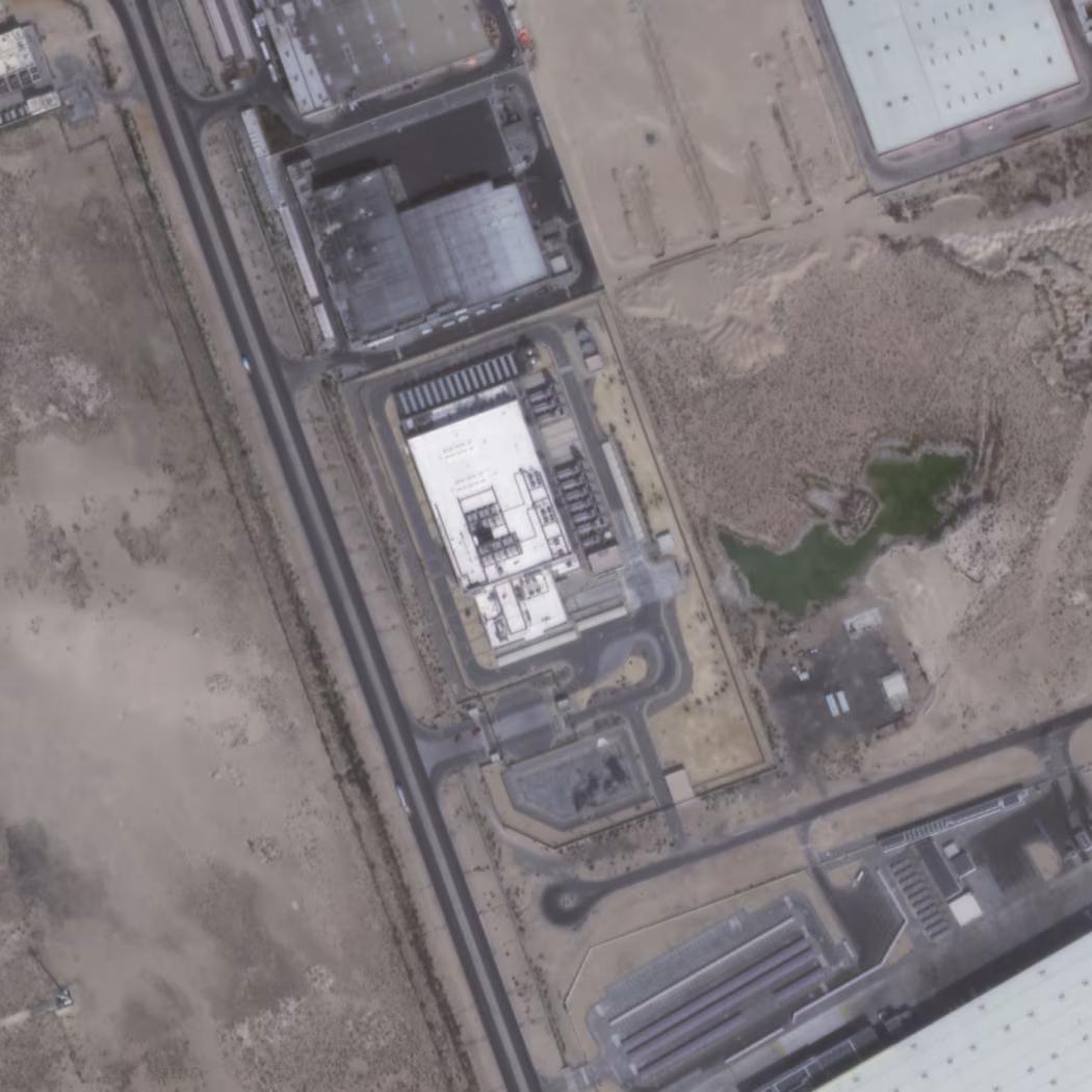 The Abu Dhabi AWS data center that was hit by an Iran strike earlier this year. (Planet Labs PBC/WSJ)