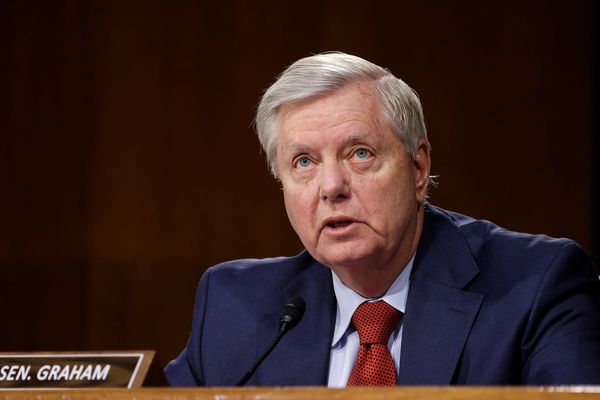 سيناتور أميركي: قرار واشنطن بشأن إيران محسوم والحشود العسكرية لم تأت للاستمتاع بجودة الطقس