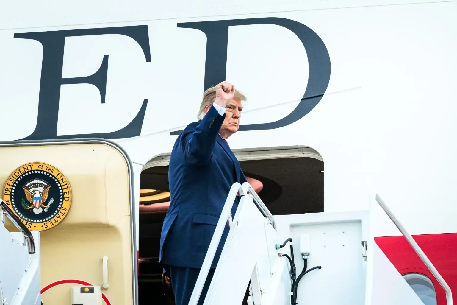 Trump plans new Iran strikes after midterms, Iran negotiators head to Doha