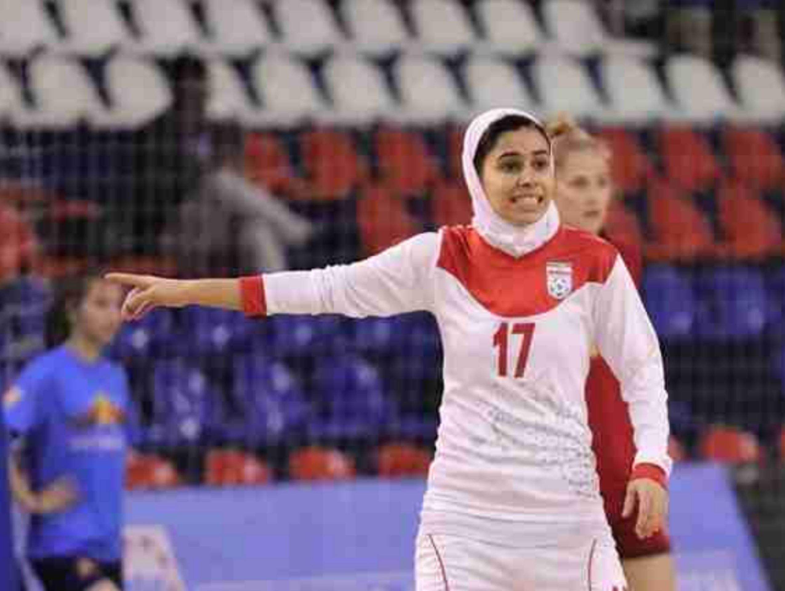 طرد لاعبة إيرانية من معسكر المنتخب بسبب رفضها الحرب ضد أوكرانيا