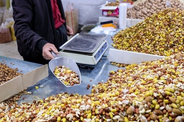 سازمان میادین میوه و تره‌بار تهران: قیمت آجیل شب یلدا نسبت به پارسال تا ۴۵ درصد گران شده