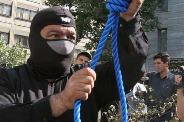 بمعدل شخص على الأقل يوميا.. إعدامات مرعبة في إيران خلال 6 أشهر وتحذيرات حقوقية من "مجازر"
