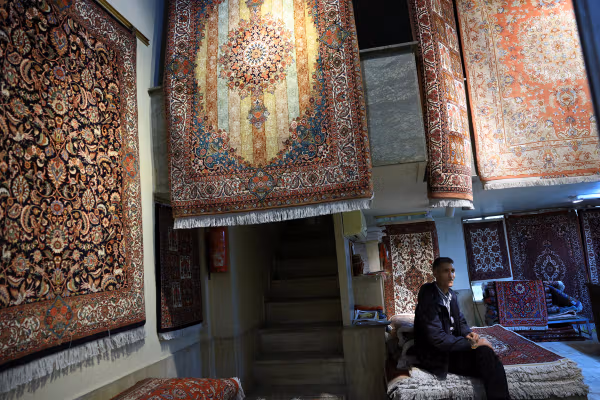 Iran's carpet exports collapse from $2.5 billion to near zero, official says