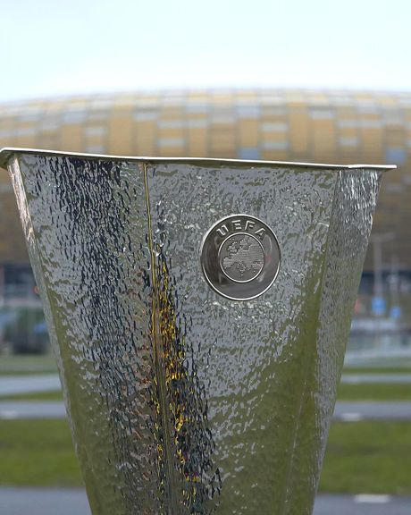 یوفا خبر داد؛ حضور ده هزار تماشاگر در بازی فینال لیگ اروپا