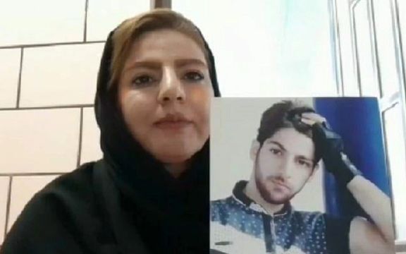 فرزانه انصاریفر، خواهر یکی از کشتهشدگان آبان ۹۸، به چهار سال و شش ماه حبس محکوم شد