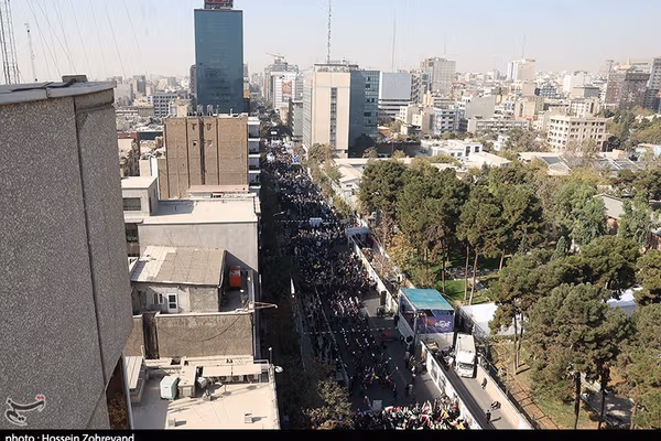 جمهوری اسلامی فیلمبرداری هوایی مراسم حکومتی ۱۳ آبان را به دلیل «محدودیت پروازی» لغو کرد