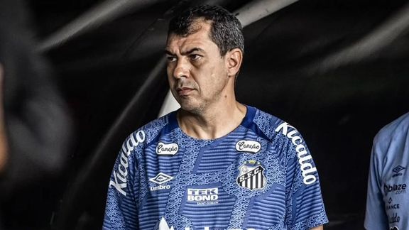 ارسال قرارداد بدون امضا مدیرعامل؛ اخطار ۱۵ روزه کاریله به استقلال پس از اشتباه مدیران