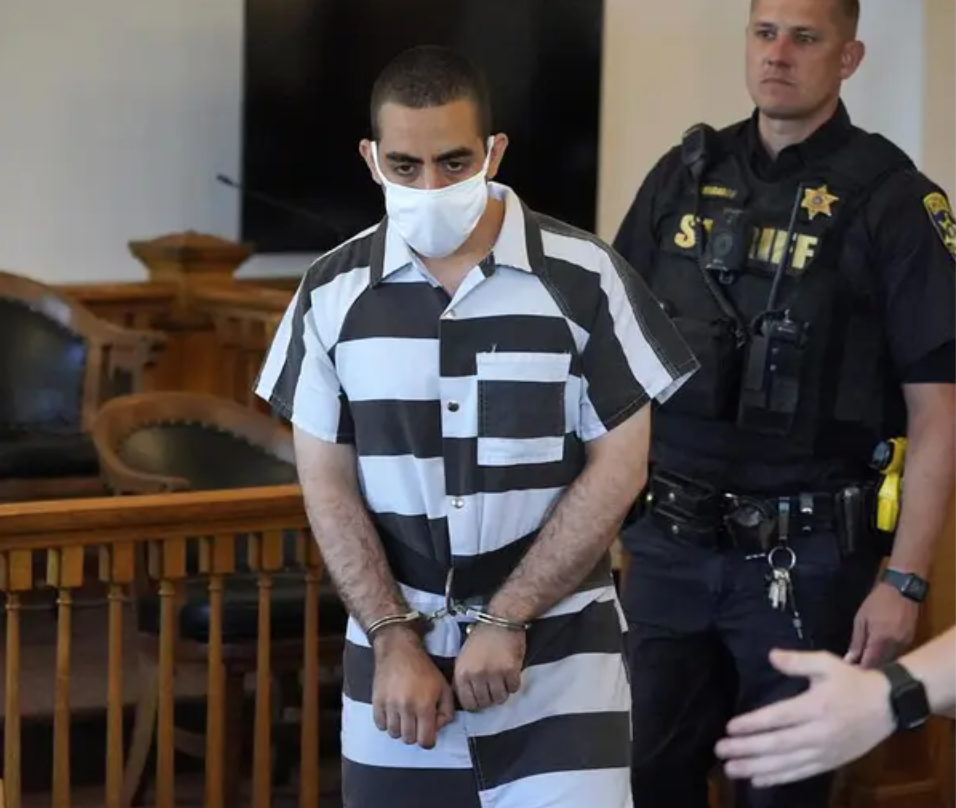 بايدن يتجاهل فتوى الخميني بقتل سلمان رشدي.. وريشي: الهجوم تحذير بإنهاء المفاوضات النووية