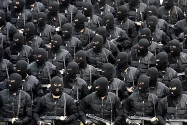 قوة بلا اقتدار.. أزمة بنيوية في النظام الإيراني