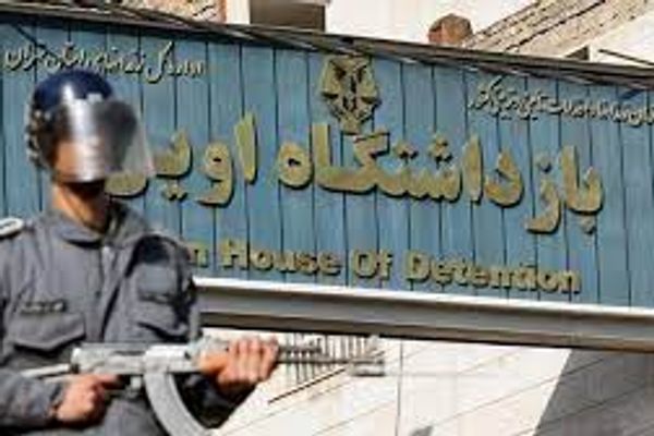 19 سجينًا سياسيًا: سلوك مسؤولي السجن في إيران "تعذيب أبيض"