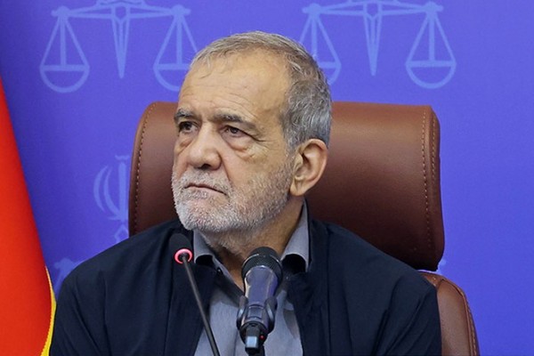 الرئيس الإيراني: يجب أن نكون واقعيين ونتقبل تبعات الصمود