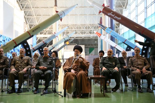 بعد تراجع تأييد حلفائه الأيديولوجيين.. هل سيلقى خامنئي مصيرًا مشابهًا لمصير الأسد؟