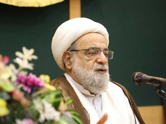 عضو جامعه مدرسین حوزه علمیه قم: دشمنان از ناراحتی تشییع رئیسی بمیرند و سر به دیوار بکوبند