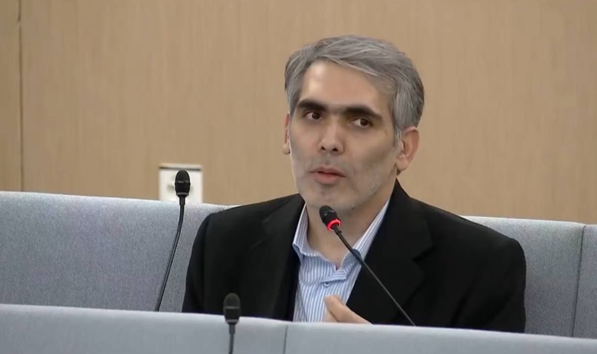 ناتوانی مقام حکومتی در طرح سوال به انگلیسی واکنش کاربران رسانه‌های اجتماعی را در پی داشت