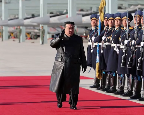 رهبر کره شمالی از ارتش این کشور خواست برای واکنش به «اقدامات تحریکآمیز دشمن» آماده باشد