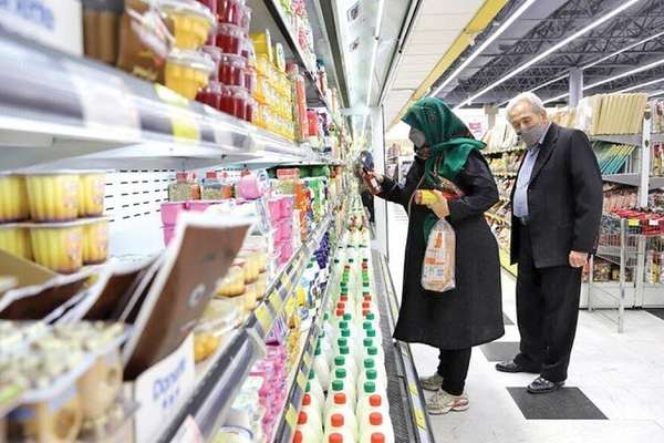 حكومة بزشكيان تضغط على محدودي الدخل في إيران
